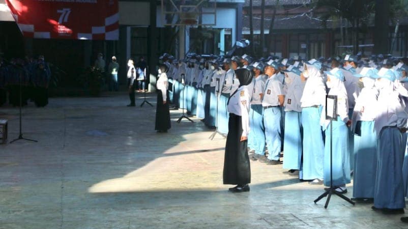 Menanamkan Jiwa Nasionalisme, SMKN 2 Malang Gelar Upacara Dalam Rangka Memperingati HUT Ke-77 Republik Indonesia