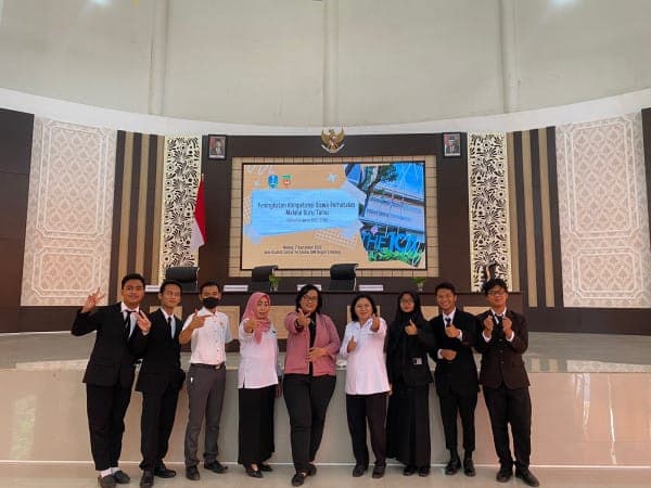 Peningkatan Kompetensi Peserta Didik Program Keahlian Perhotelan melalui Kegiatan Guru Tamu dari The 101 Hotel Malang dan Koba Mirai Japan