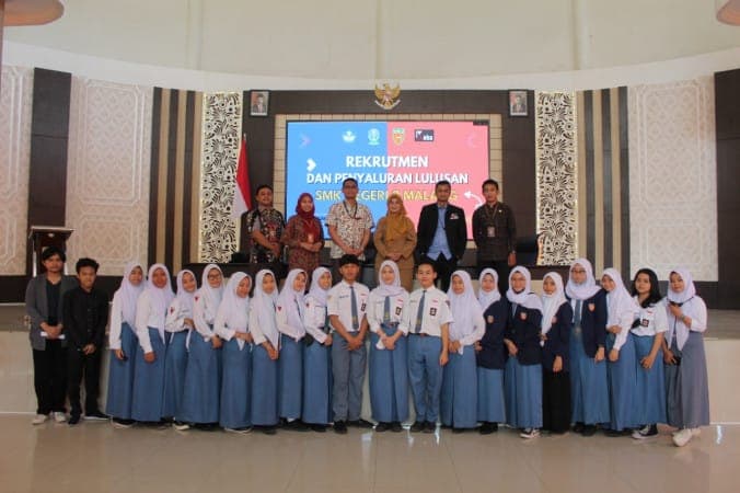 Sosialisasi Industri dan Rekrutmen Koba Mirai Japan Bagi Siswa SMK Negeri 2 Malang