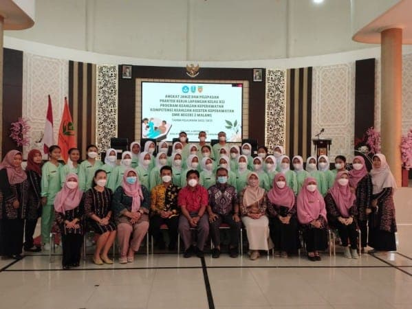 Angkat Janji Peserta Didik Kompetensi Keahlian Asisten Keperawatan SMK Negeri 2 Malang