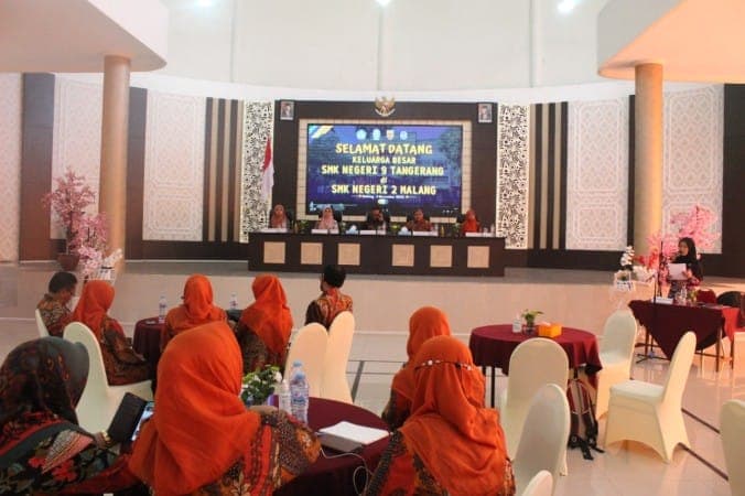 Studi Tiru SMK Negeri 9 Kota Tangerang Terkait Best Practice SMK Negeri 2 Malang