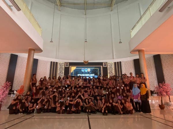 Memotivasi dan Meningkatkan Kompetensi Peserta Didik dalam Berbahasa Inggris, SMK Negeri 2 Malang Menggelar English Week