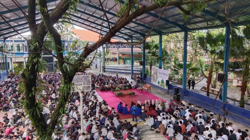Tingkatkan Imtaq, SMKN 2 Malang Gelar Peringatan Isra Mi’raj Nabi Muhammad SAW