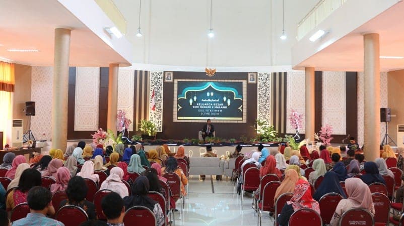 Pisah Kenang Guru Purna Tugas dan Halalbihalal Keluarga Besar SMK Negeri 2 Malang