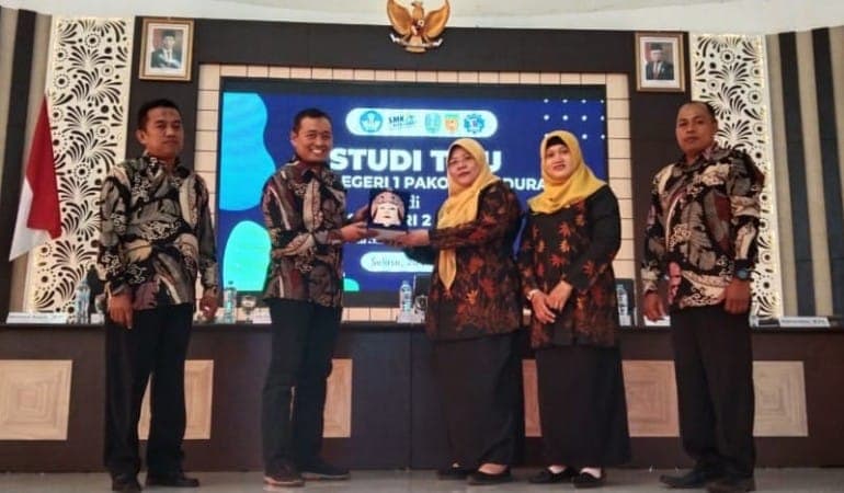 SMK Negeri 2 Malang Mendapat Kunjungan dari SMK Negeri 1 Pakong Madura