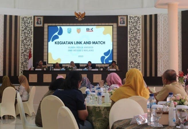 Link and Match serta Penandatanganan MOU dengan Iduka Mitra SMK Negeri 2 Malang