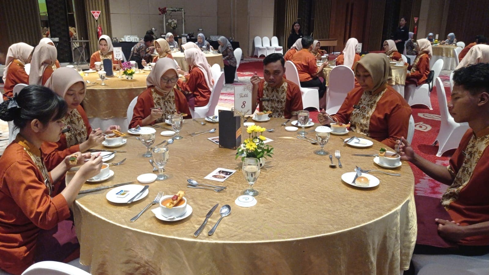Pengalaman Tak Terlupakan dalam kegiatan Table Manner di Golden Tulip Hotel Resort Batu