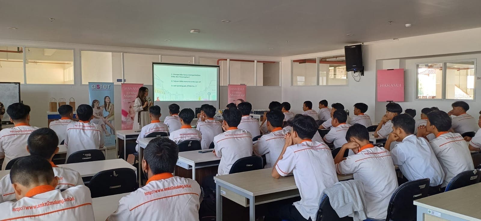 Beauty Class, Etika dan Penampilan Menunjang Sukses Generasi Hospitality