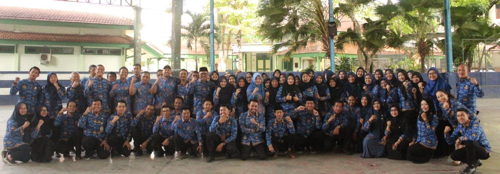 PERINGATI HARI JADI KE-79 PROVINSI JAWA TIMUR TAHUN 2024, SMKN 2 MALANG GELAR UPACARA BENDERA